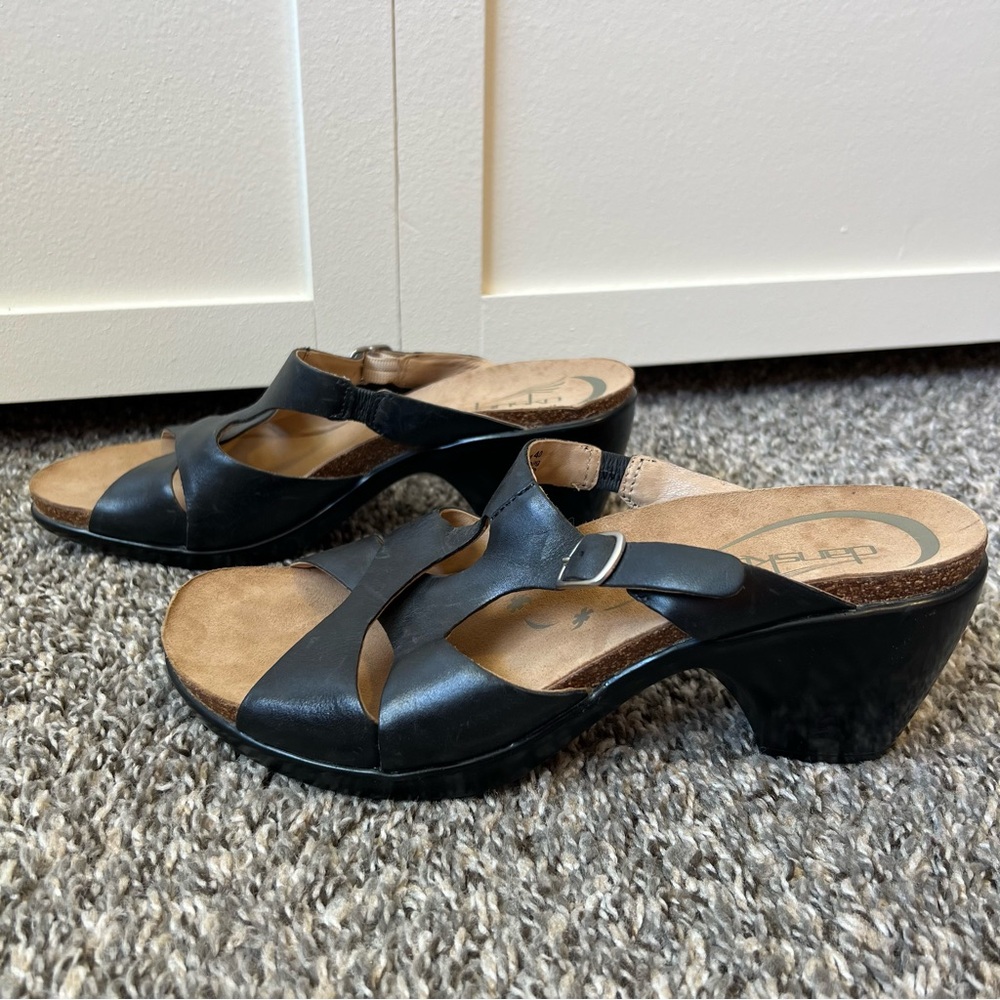 Dansko Women’s Black Leather Kai Strappy Wedge Sandals Size 9.5-10 / EU‎ 40
